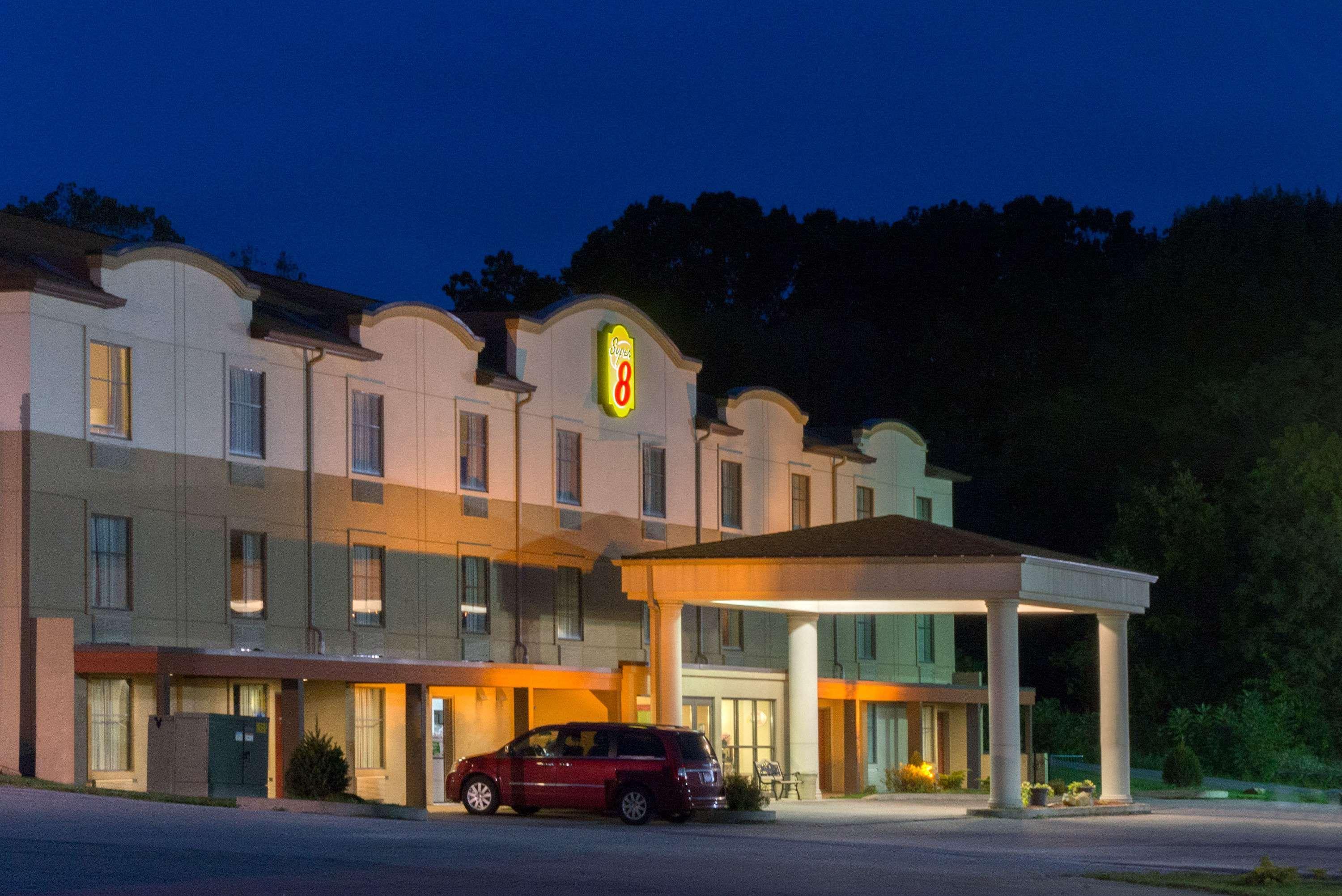 Super 8 By Wyndham Beaver Falls Εξωτερικό φωτογραφία