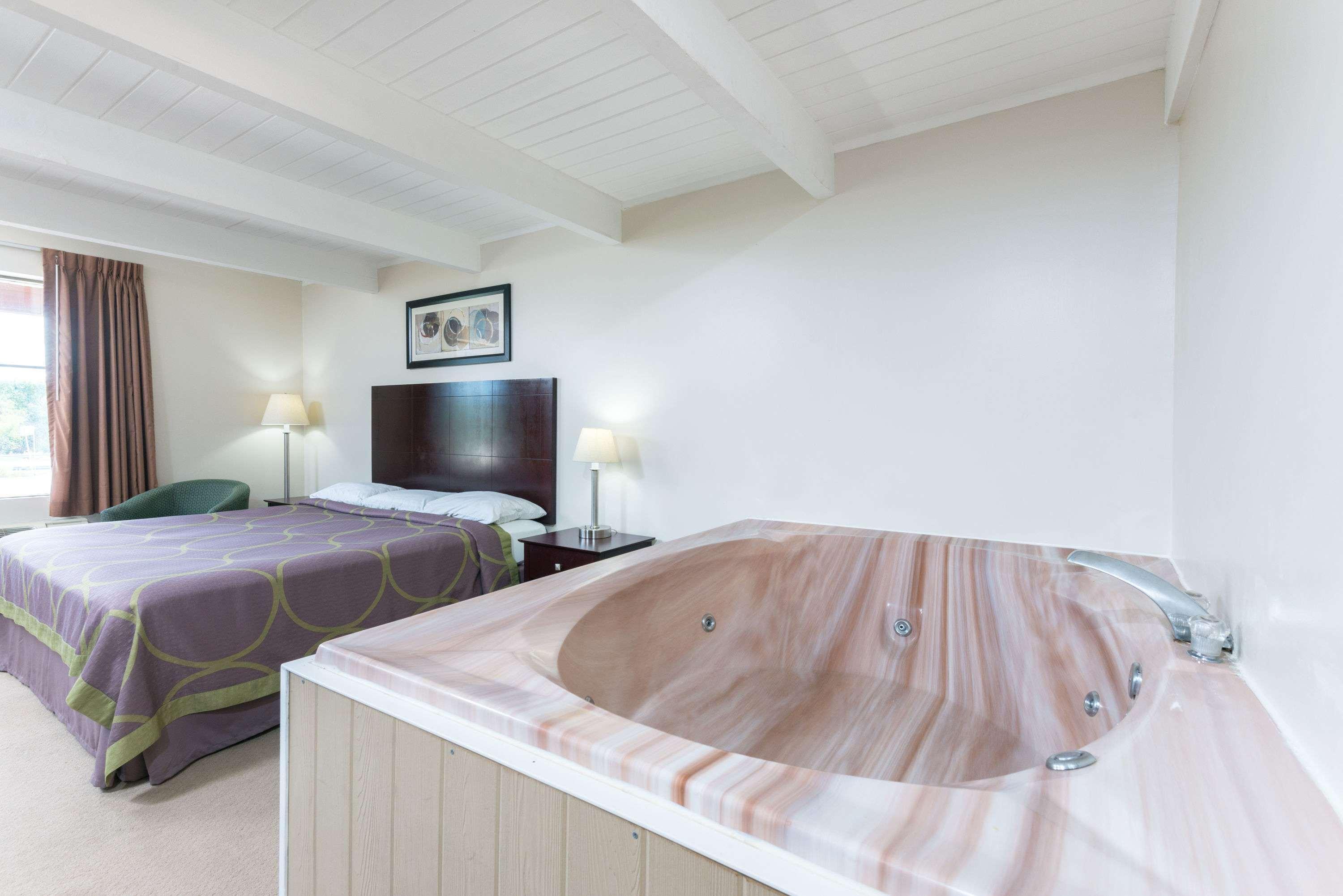 Super 8 By Wyndham Beaver Falls Εξωτερικό φωτογραφία